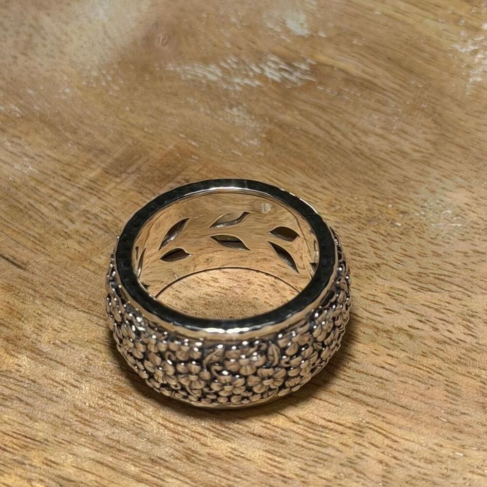 JAI by John Hardy Sterling Silver Artisan Floral Textured Spinner Ring - Picture 4 of 8